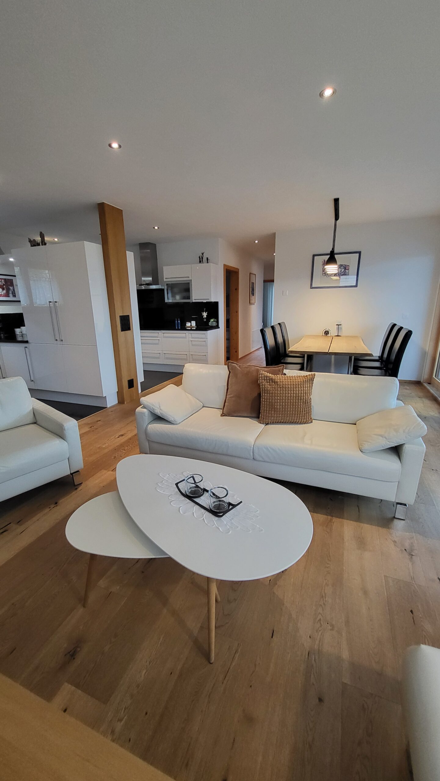 zur Fotogalerie 4 1/2 Zimmer-Ferienwohnung Carl, Chasa 232